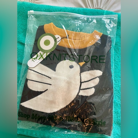 Knit short sleeves sweater. Size small. Brand new!! - Picture 4 of 5